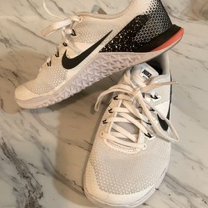 Women’s Nike Metcon 4 Size 6.5